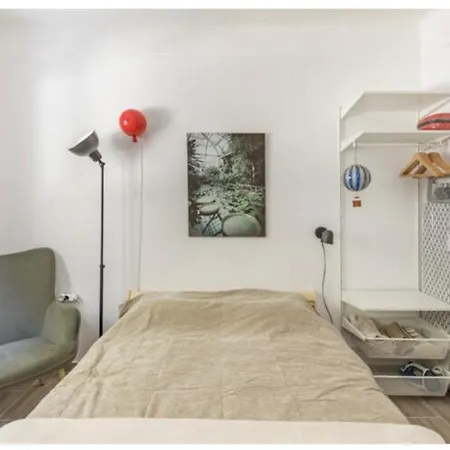 Appartement Lovely Small #2